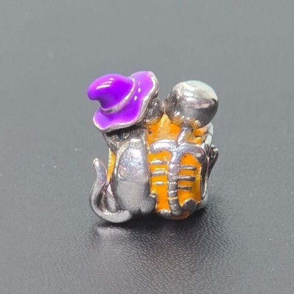 🎃 Charm with Pumpkin, Skeleton and Witch Cat (NWOT) - Picture 3 of 8